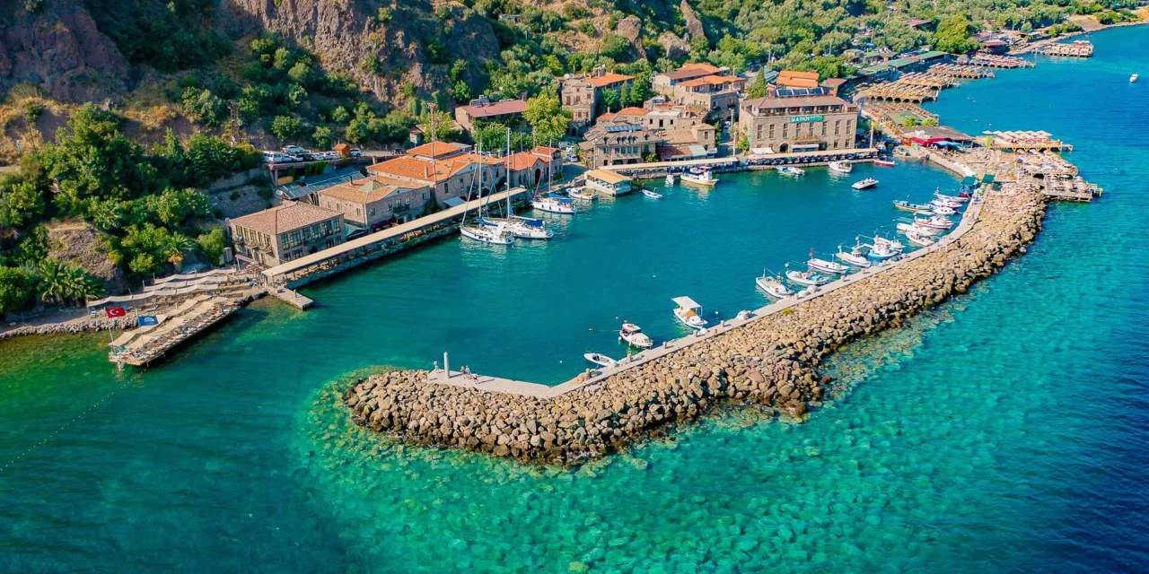 Assos Çıkışlı Turlar: Küçükkuyu Tur ile Ege’yi Keşfet