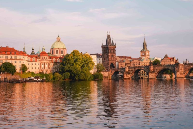 PRAG TURU